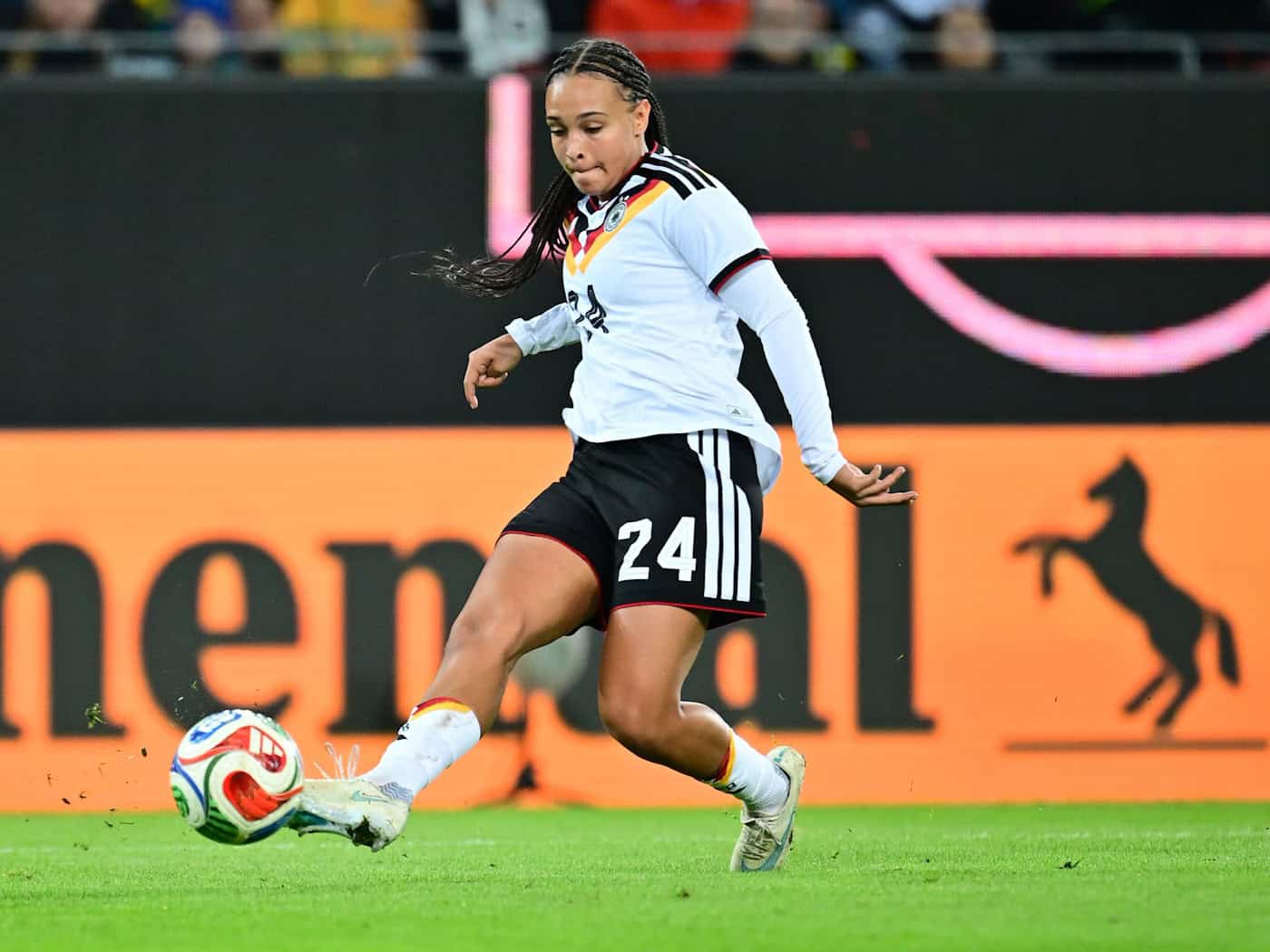 Lisa Baum: Arsenal-Flügelspielerin debütiert in der DFB-Elf – Wück sieht Potenzial
