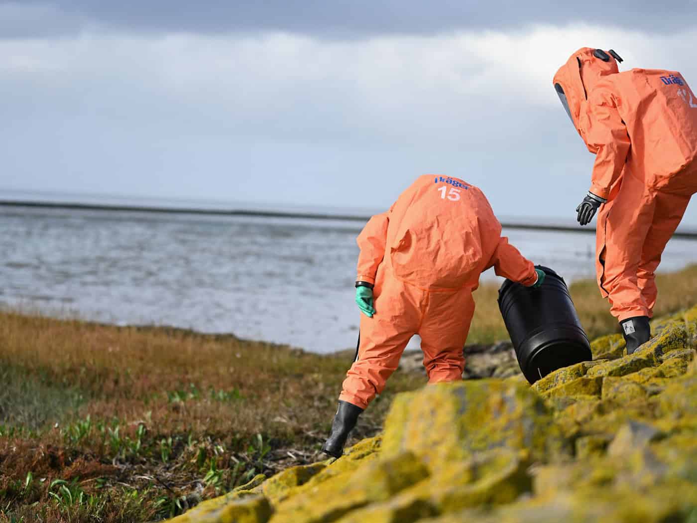 Möglicher Chemieunfall: Einsatzkräfte trainieren im Watt