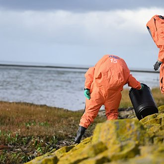 Möglicher Chemieunfall: Einsatzkräfte trainieren im Watt