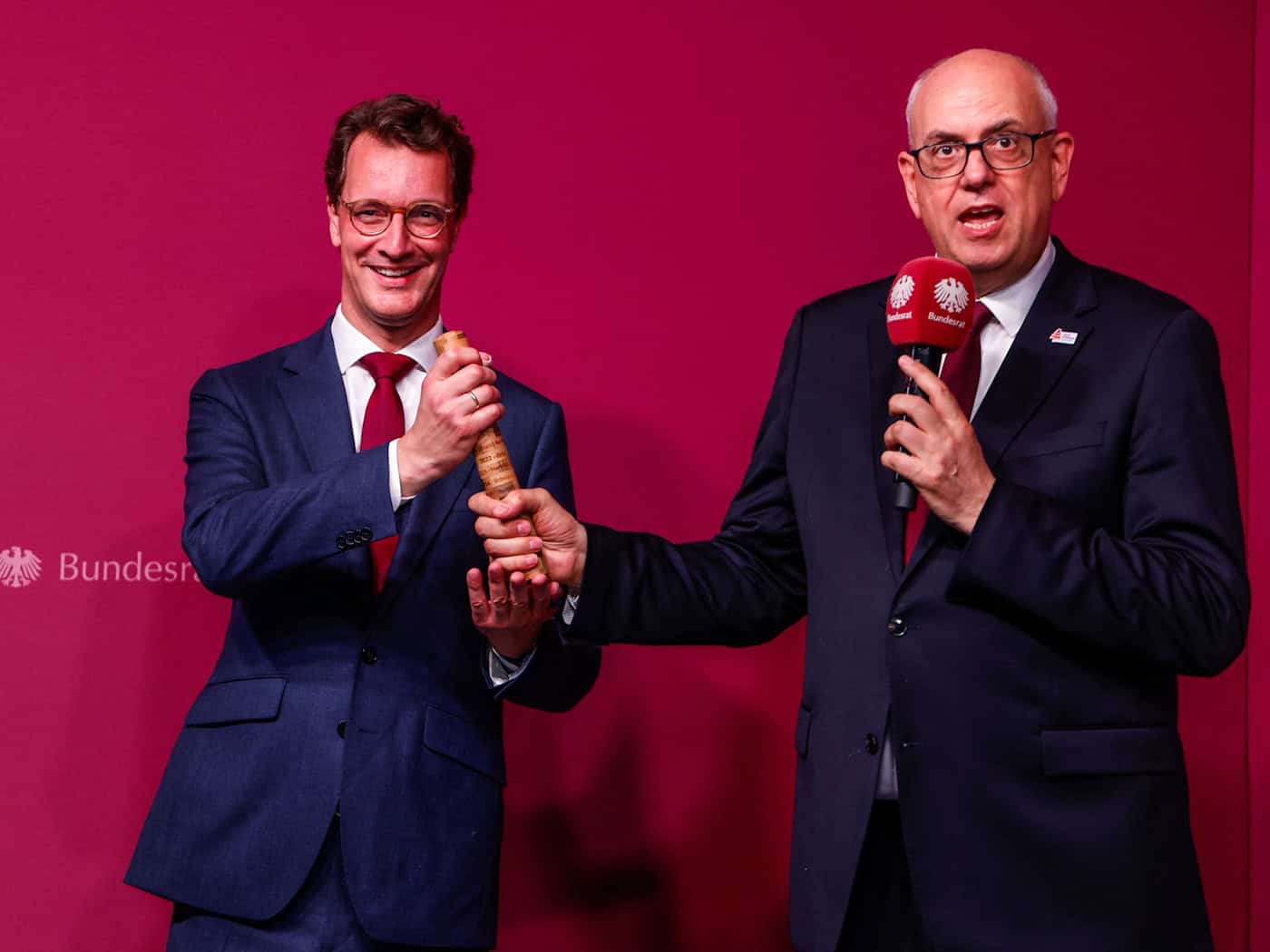 Staffelstab übergeben - Einheitsfeier 2027 in NRW