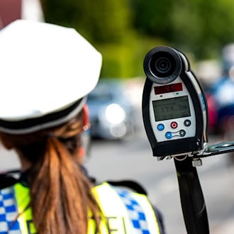 Tempo 191 statt 120 - Polizei fasst Raser in Bremen