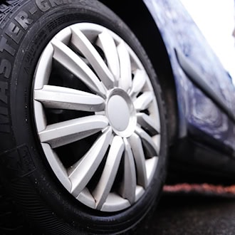 Unfall bei Autorennen - Kein Geld für verletzte Zuschauerin