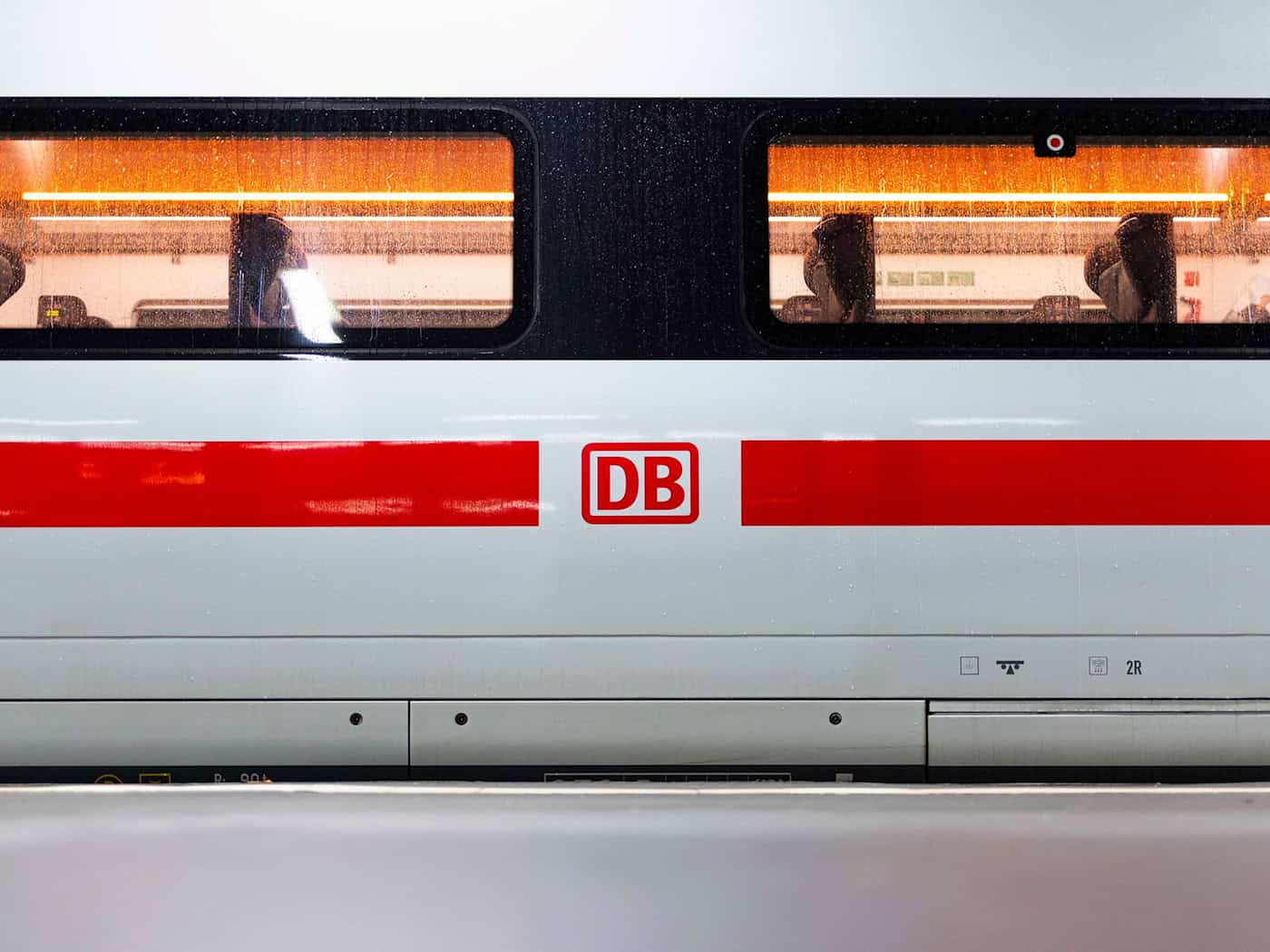Neuer Fahrplan: Bauarbeiten verlängern Reisen aus Niedersachsen, mehr ICE‑Sprinter und Auslandstickets