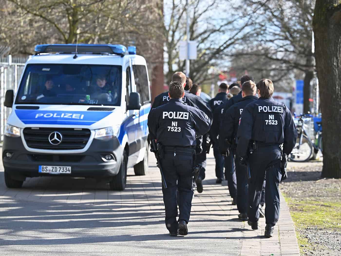 Welche Tattoos Polizisten künftig zeigen dürfen