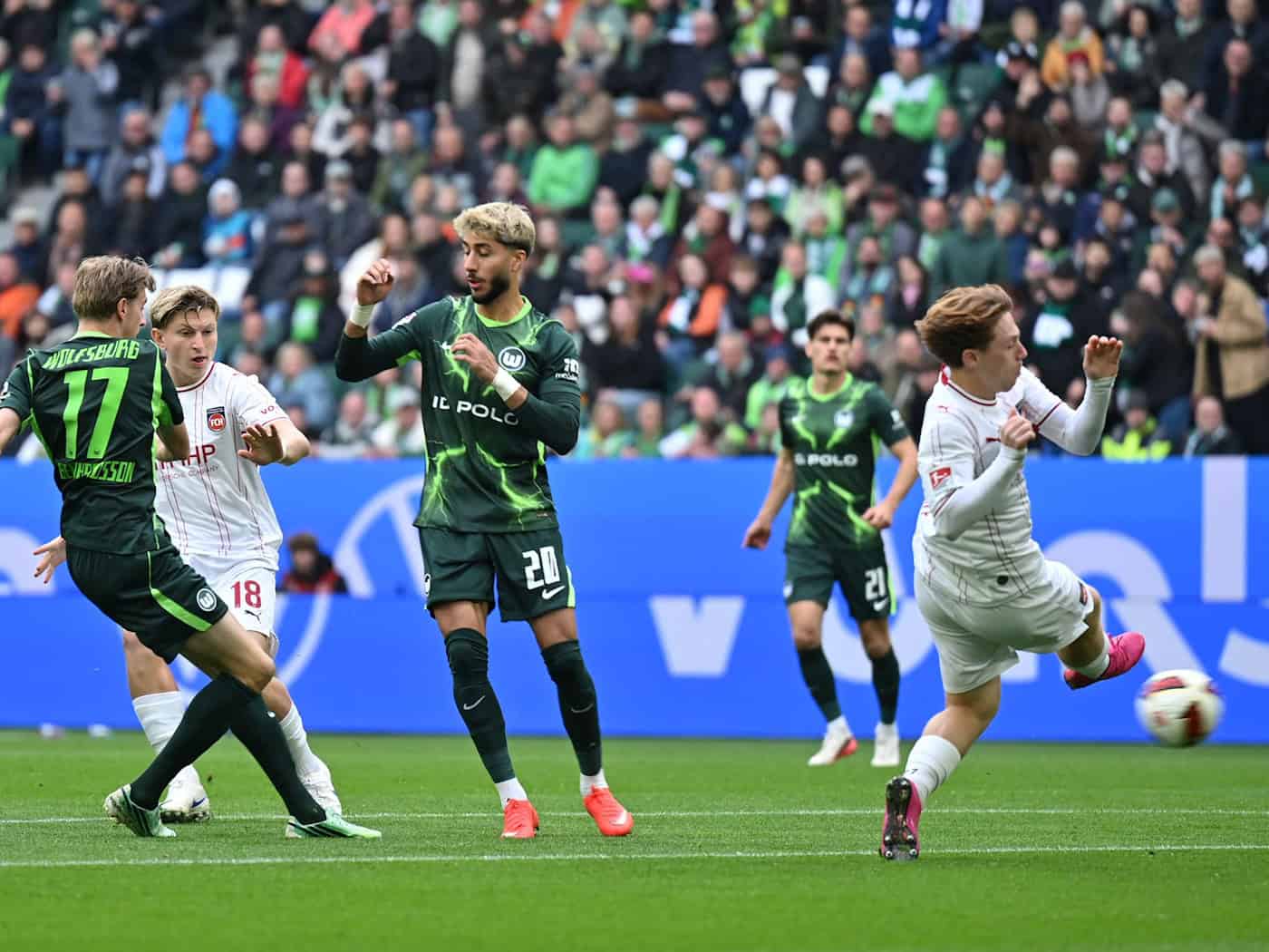 Wolfsburg schlägt Heidenheim mit schnellstem Liga-Saisontor