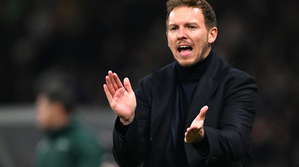 Bundestrainer Julian Nagelsmann an der Seitenlinie. / Foto: Federico Gambarini/dpa