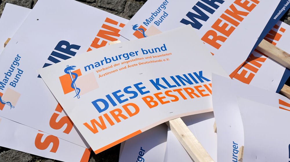 Ärztinnen und Ärzte protestieren für bessere Bezahlung an Bayerns Unikliniken