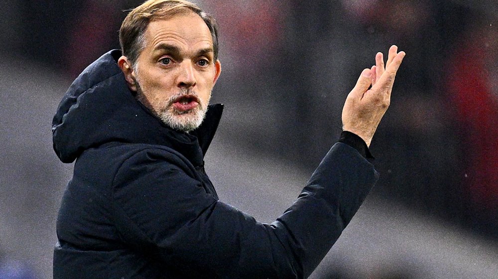 Münchens Trainer Thomas Tuchel gibt taktische Anweisungen. / Foto: Tom Weller/dpa