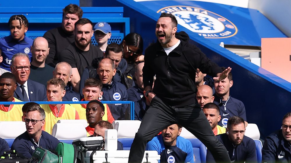 Roberto De Zerbi, Trainer von Brighton & Hove Albion, gestikuliert. / Foto: Paul Terry/CSM via ZUMA Press Wire/dpa