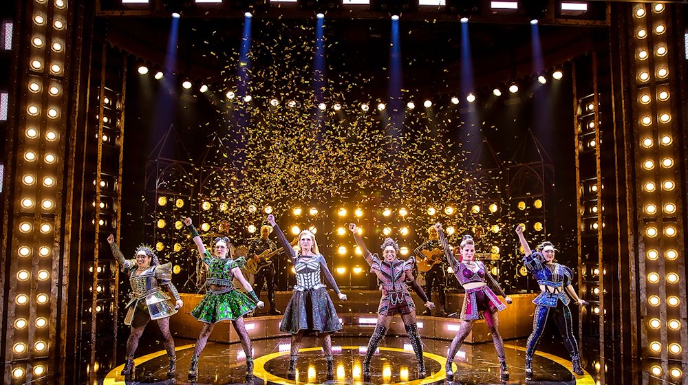 Sechs Frauen stehen im britischen Pop-Musical «Six» auf der Bühne. / Foto: Pamela Raith/Beeck Streich Kommunikation/dpa