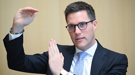 Manuel Hagel, Landesvorsitzender der CDU Baden-Württemberg, aufgenommen im Landtag in Stuttgart bei einem dpa-Interview. / Foto: Bernd Weißbrod/dpa