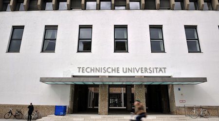Der Eingang zur Technischen Universität München. / Foto: Frank Leonhardt/dpa