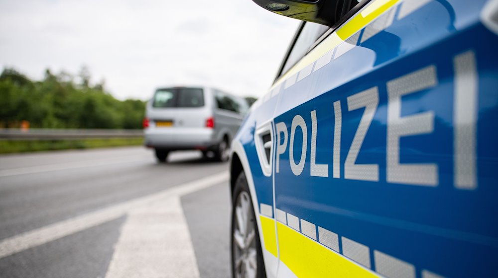 Mann schläft Rausch in fremdem Haus aus