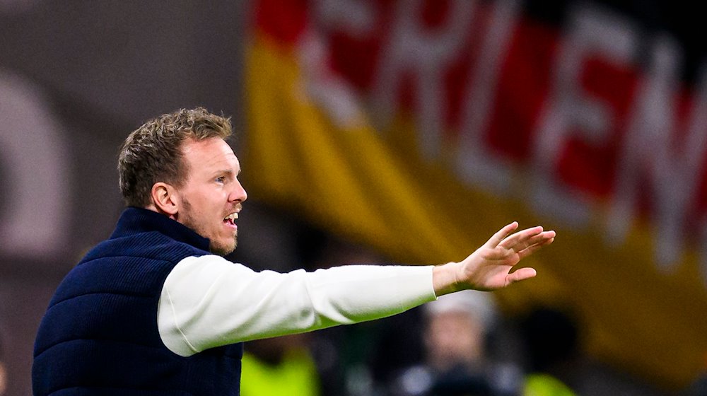 Trainer Julian Nagelsmann gestikuliert. / Foto: Tom Weller/dpa