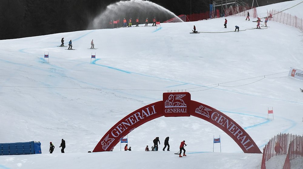 Die Kandahar-Piste in Garmisch-Partenkirchen während der Vorbereitungen zu einem Weltcup-Rennen. / Foto: Angelika Warmuth/dpa/Archivbild