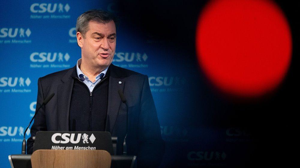 Markus Söder (CSU), Ministerpräsident von Bayern und Parteivorsitzender, nimmt an einer Pressekonferenz teil. / Foto: Sven Hoppe/dpa