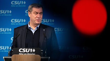 Markus Söder (CSU), Ministerpräsident von Bayern und Parteivorsitzender, nimmt an einer Pressekonferenz teil. / Foto: Sven Hoppe/dpa