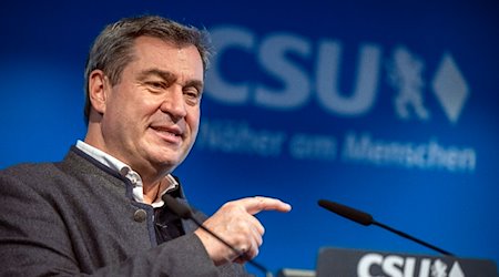 Markus Söder (CSU), Ministerpräsident von Bayern und Parteivorsitzender, nimmt an einer Pressekonferenz teil. / Foto: Peter Kneffel/dpa