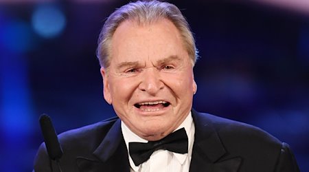 Fritz Wepper, Schauspieler, bei der Verleihung des Bayerischen Fernsehpreises im Prinzregententheater. / Foto: Tobias Hase/dpa/Archiv