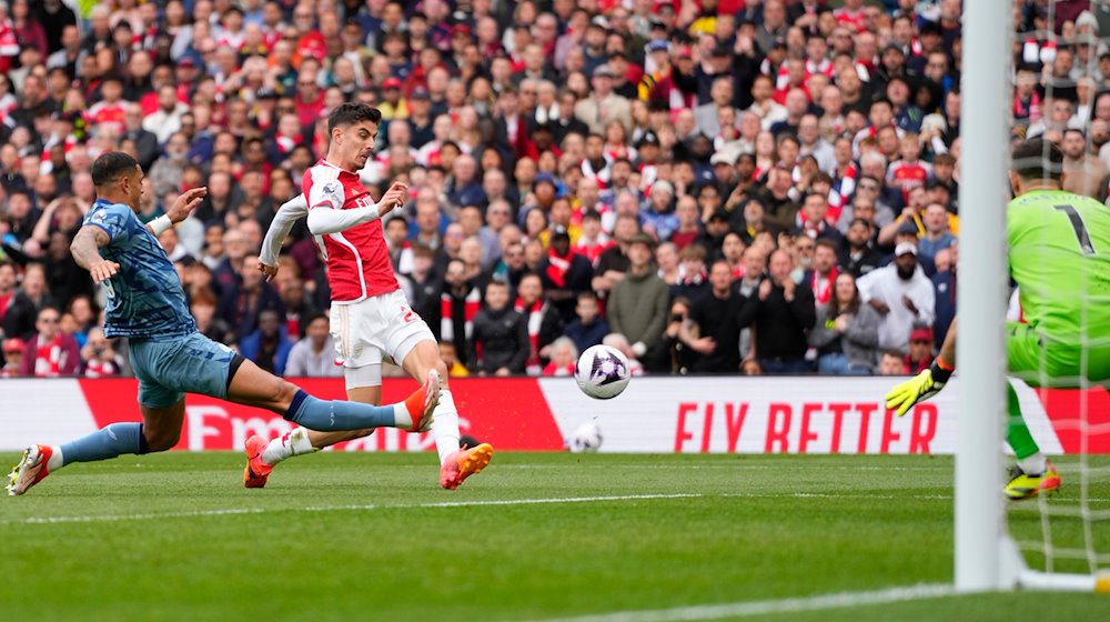 Kai Havertz von FC Arsenal versucht einen Torschuss. / Foto: Kirsty Wigglesworth/AP/dpa