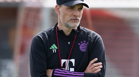 Trainer Thomas Tuchel von München steht auf dem Platz. / Foto: Sven Hoppe/dpa