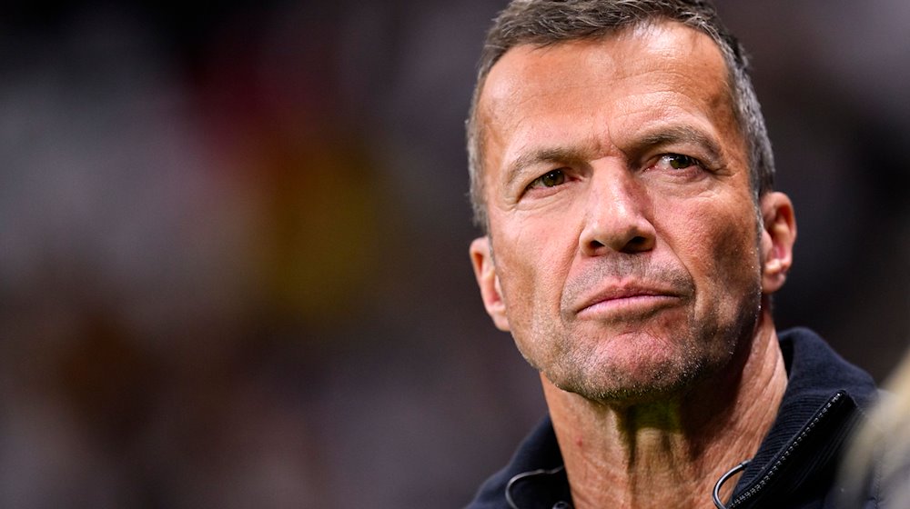 Lothar Matthäus steht vor einem Spiel im Deutsche Bank Park. / Foto: Tom Weller/dpa