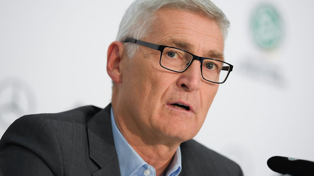 Lutz Michael Fröhlich, Sportlicher Leiter der Elite-Schiedsrichter. / Foto: Arne Dedert/dpa/Archivbild