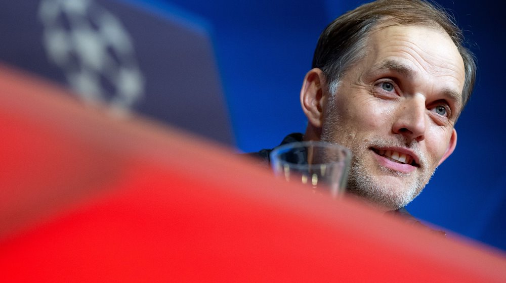 Trainer Thomas Tuchel von München nimmt nach dem Spiel an einer Pressekonferenz teil. / Foto: Sven Hoppe/dpa