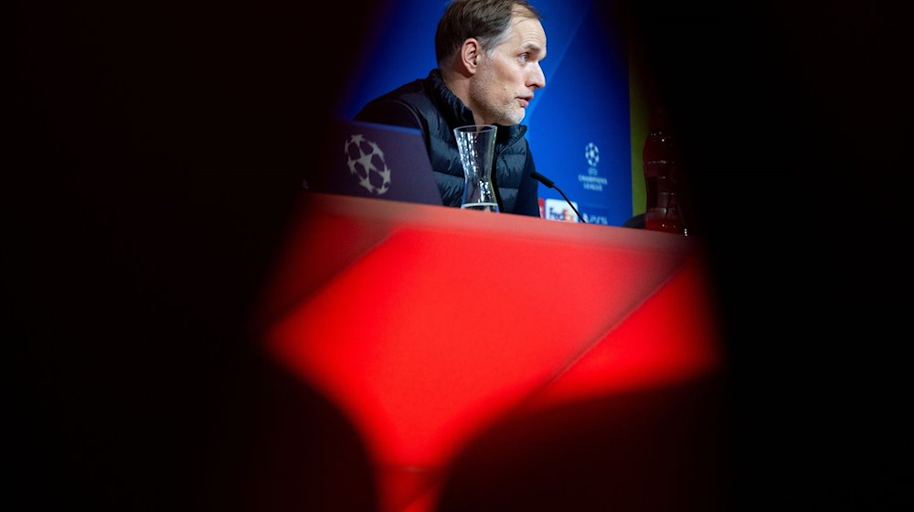 Trainer Thomas Tuchel von München nimmt nach dem Spiel an einer Pressekonferenz teil. / Foto: Sven Hoppe/dpa