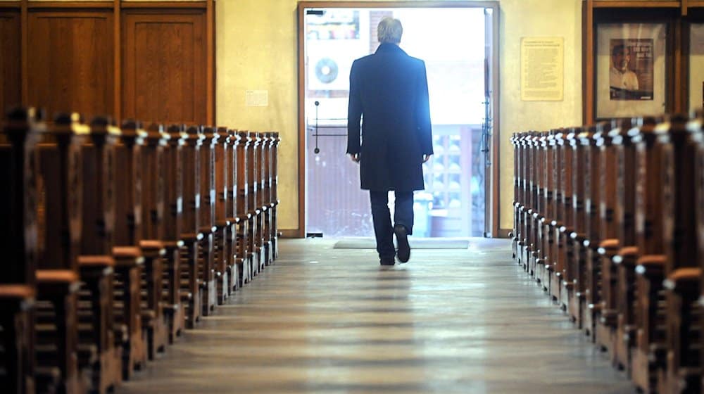 Beschuldigter Pater gibt Priesteramt auf