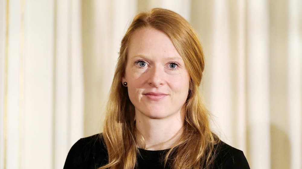 Die Schriftstellerin Anja Kampmann bei einer Veranstaltung zur Leipziger Buchmesse. / Foto: Sebastian Willnow/ZB/dpa/Archivbild