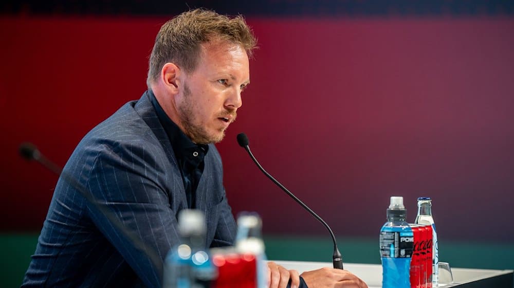 Julian Nagelsmann, Bundestrainer der Deutschen Fußball Nationalmannschaft, spricht bei der Pressekonferenz zur Nominierung des vorläufigen DFB Kaders für die Fußball Europameisterschaft. / Foto: Michael Kappeler/dpa