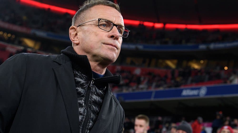 Trainer Ralf Rangnick von Leipzig kommt vor dem Spiel in das Stadion. / Foto: Sven Hoppe/dpa