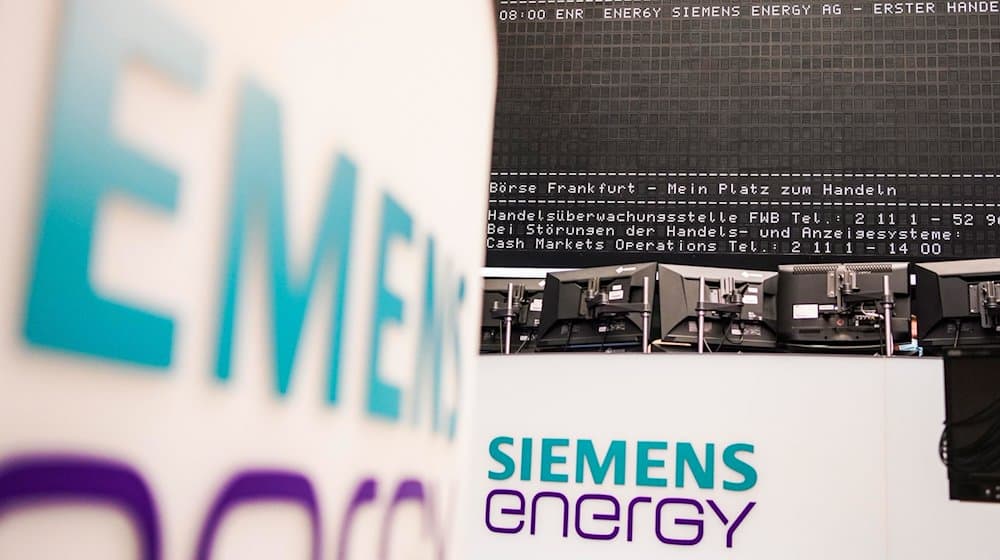 Das Logo von "Siemens Energy" ist in der Frankfurter Börse zu sehen. / Foto: Frank Rumpenhorst/dpa