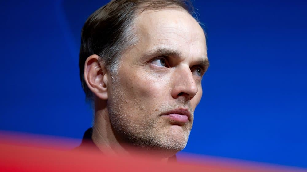 Trainer Thomas Tuchel von München nimmt nach dem Spiel an einer Pressekonferenz teil. / Foto: Sven Hoppe/dpa