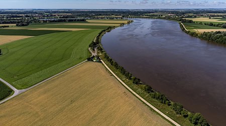 Äcker an der niederbayerischen Donau (Luftaufnahme mit Drohne). / Foto: Armin Weigel/dpa/Archivbild