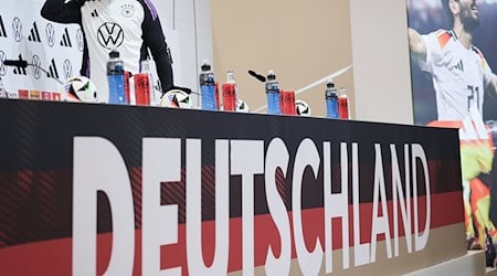 Deutschlands Trainer Julian Nagelsmann kommt zur Pressekonferenz. / Foto: Christian Charisius/dpa