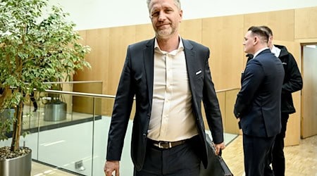 Petr Bystron, neugewählter EU-Abgeordneter, aufgenommen nach den Beratungen mit den neugewählten AfD Europa-Abgeordneten nach der Europawahl. / Foto: Britta Pedersen/dpa