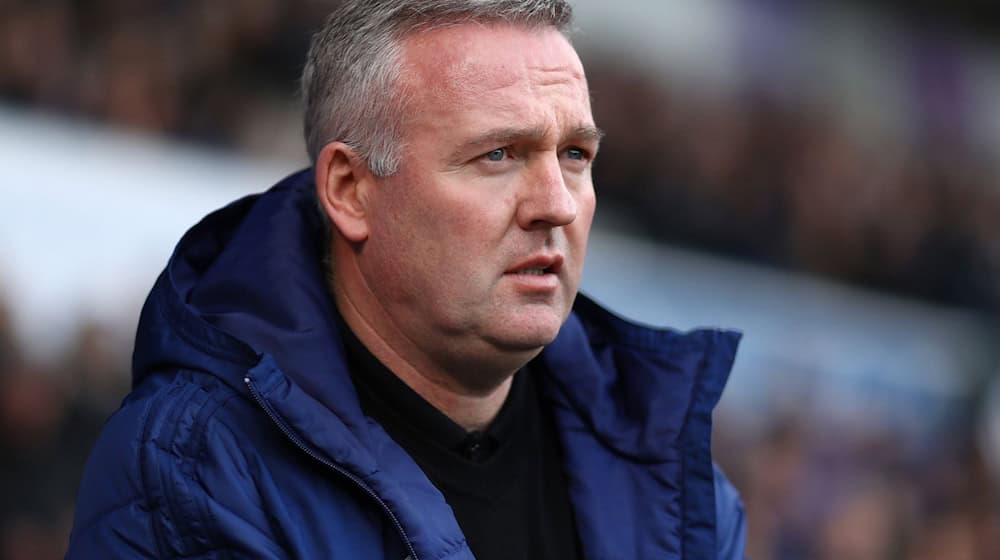 Der damalige Trainer des Zweitligisten Ipswich Town, Paul Lambert, ist während des Spiels der Sky Bet League One zwischen Ipswich Town und Oxford United in der Portman Road zu sehen. / Foto: Richard Calver/SOPA Images via ZUMA Wire/dpa