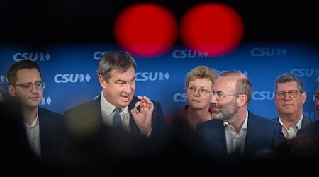 CSU-Wahlparty in der Parteizentrale der CSU nach den ersten Ergebnissen. / Foto: Peter Kneffel/dpa