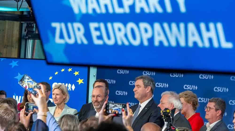 CSU-Wahlparty in der Parteizentrale der CSU nach den ersten Ergebnissen. / Foto: Peter Kneffel/dpa