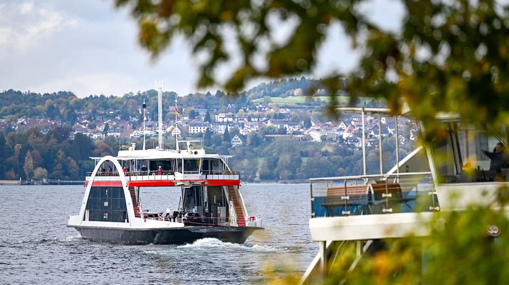 Die Autofähre Richmond fährt von Meersburg nach Konstanz über den Bodensee. / Foto: Felix Kästle/dpa