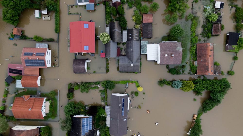 In Pfaffenhofen an der Ilm steht ein Großteil des Ortes unter Wasser. (Luftaufnahme mit einer Drohne). / Foto: -/NEWS5/dpa