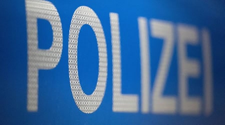 Polizeihubschrauber findet leblose Person in Geröllfeld in den Chiemgauer Alpen. Ermittler gehen davon aus, dass es sich dabei um einen als vermisst gemeldeten 60-Jährigen aus Österreich handelt. (Symbolbild) / Foto: Marijan Murat/dpa