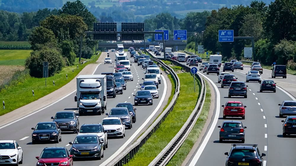 Urlaubsverkehr auf der A8 bei Rosenheim / Foto: Uwe Lein/dpa