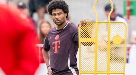 Serge Gnabry will bei Bayern München nach seiner Verletzung wieder angreifen. / Foto: David Inderlied/dpa