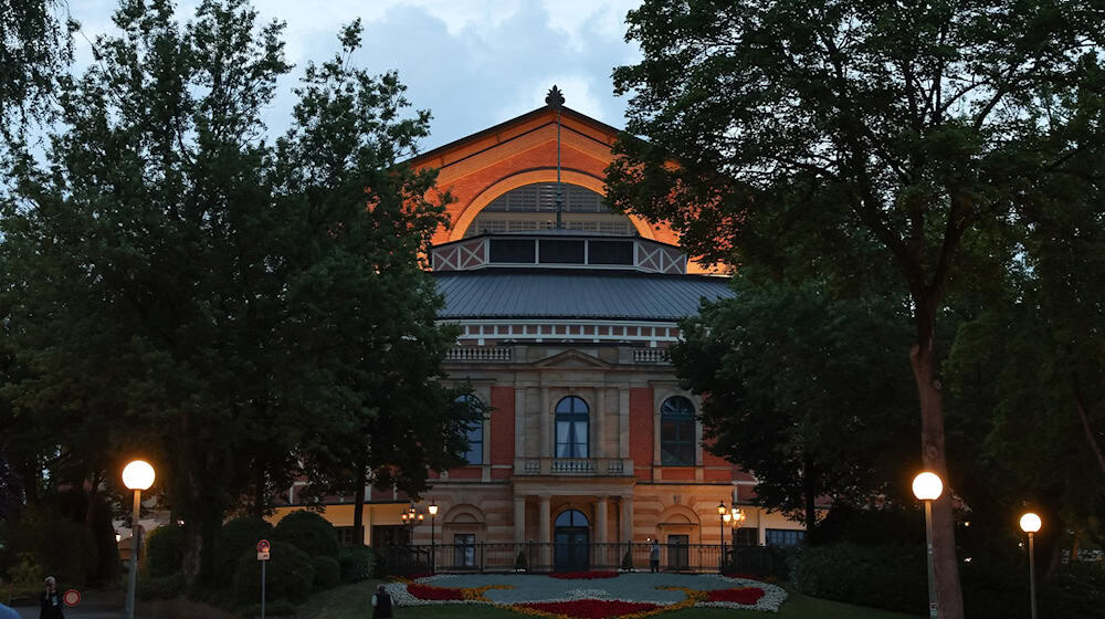 Im Festspielhaus werden nur Werke Wagners gezeigt. / Foto: Daniel Löb/dpa