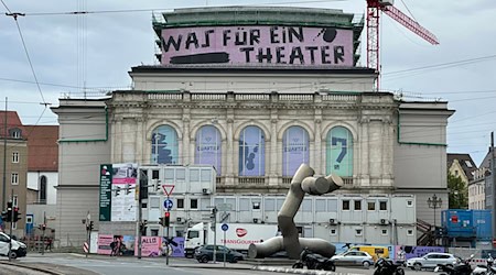 Das historische Augsburger Theater wird derzeit von Grund auf modernisiert.  / Foto: Ulf Vogler/dpa