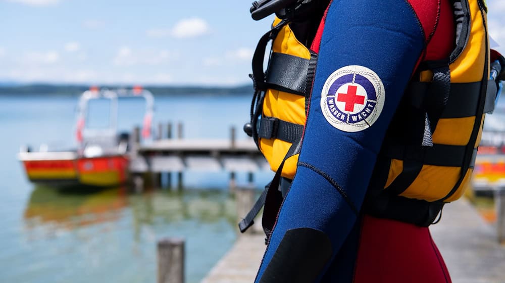 Ein Mann ist beim Schwimmen im Karlsfelder See ertrunken (Symbolbild). / Foto: Sven Hoppe/dpa