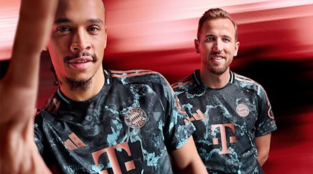 Diese Trikot tragen die Bayern-Stars 2024/2 auswärts. / Foto: -/FC Bayern München/dpa